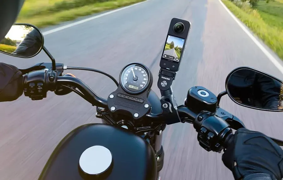 Zestaw mocowań Insta360 Motorcycle Bundle do kamer sportowych